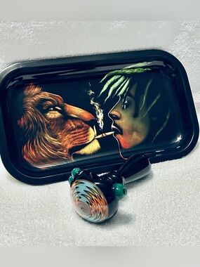 Lion & BM Rasta Face Rolling Tray with Swirl Glass Hand Piece